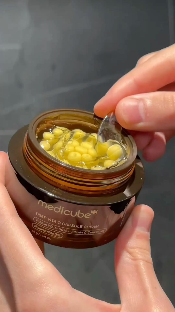 medicube - Deep Vita C Capsule Cream - Crème éclaircissante